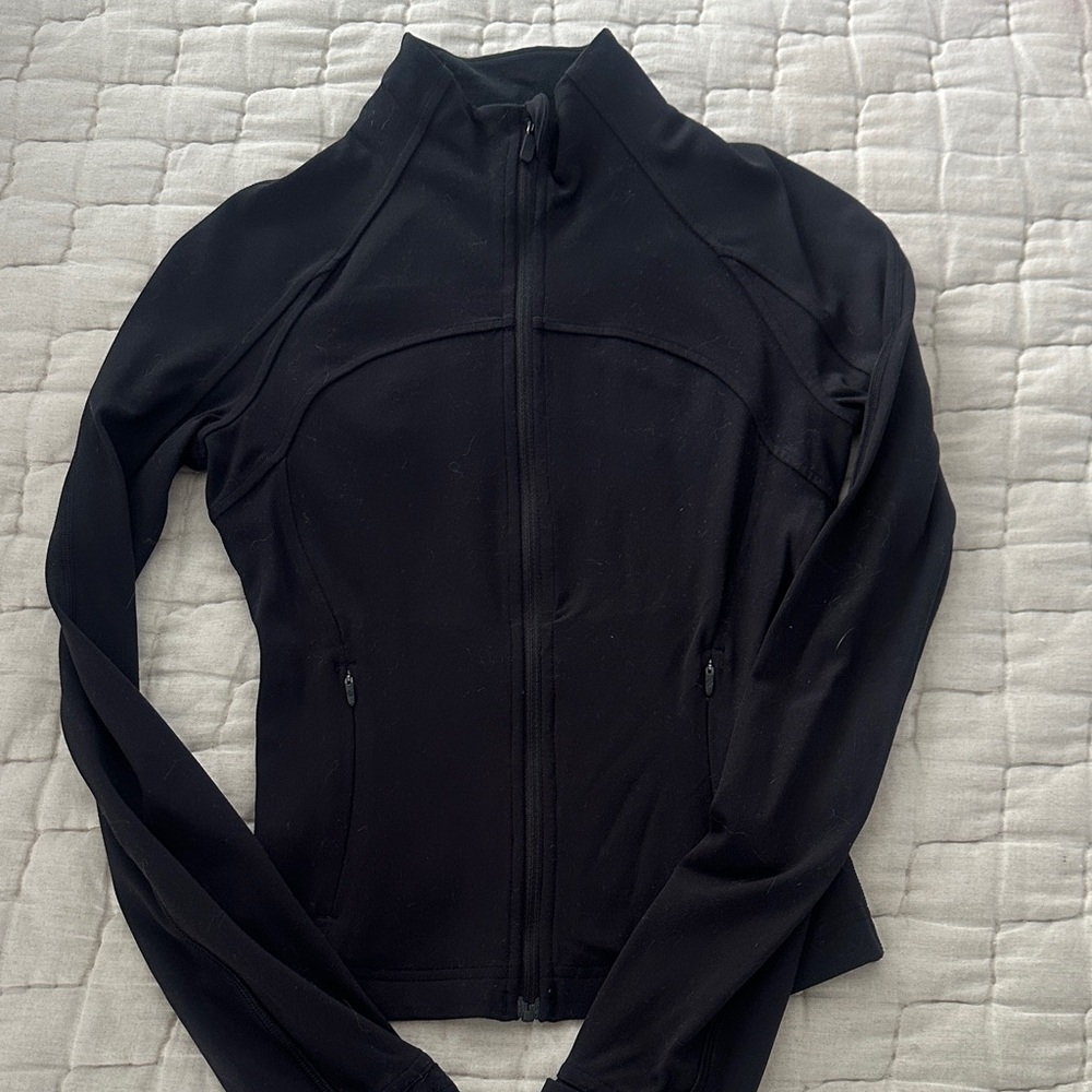 lululemon athletica Black Long-Sleeve Fitted Jacket with Back Vent Detail - Picture 4 of 4